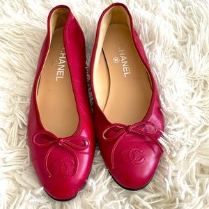 Vintage Chanel Cap toe flats -Red size 38 (US 7.5) Never worn